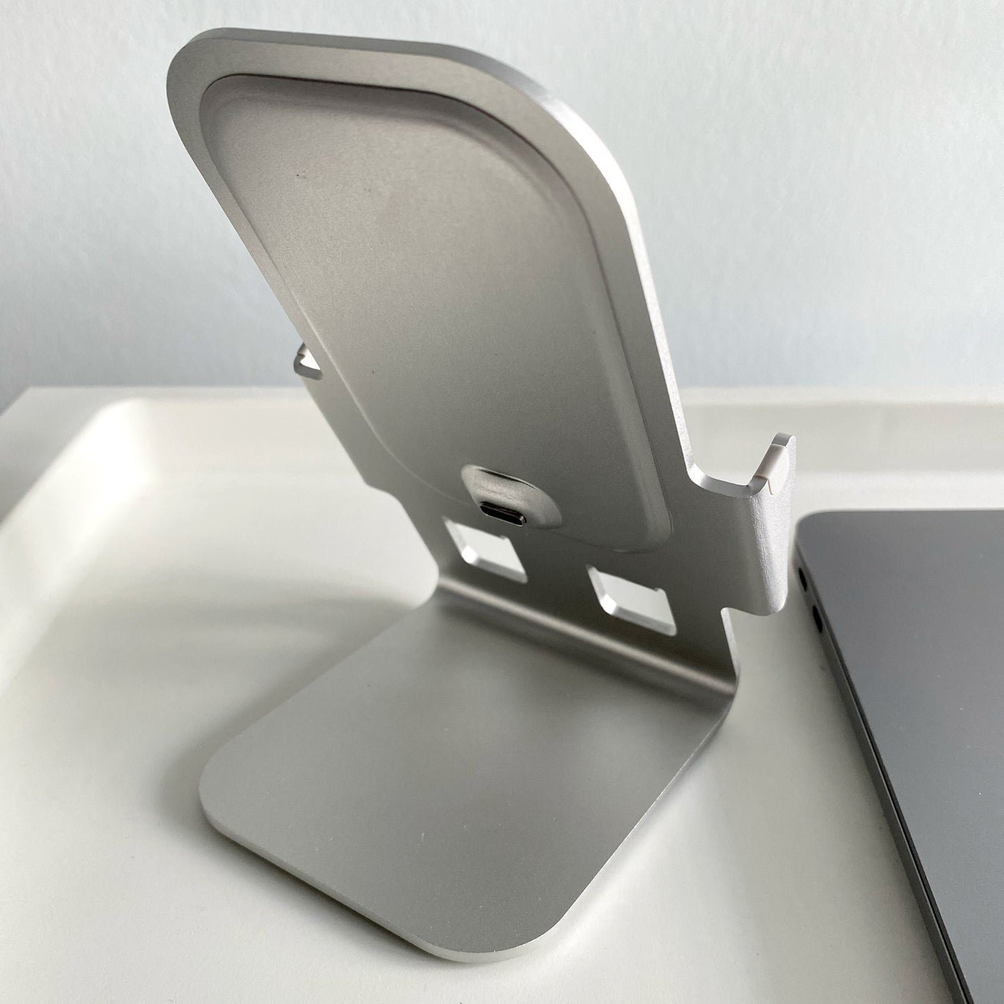 Wireless Charging Metal Mobile Phone Stand